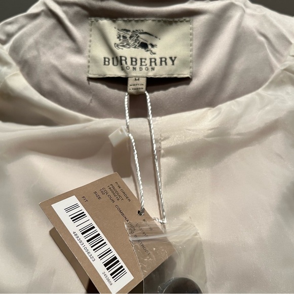 BURBERRY London Trench Coat/Jacket
Size M - Picture 10 of 15